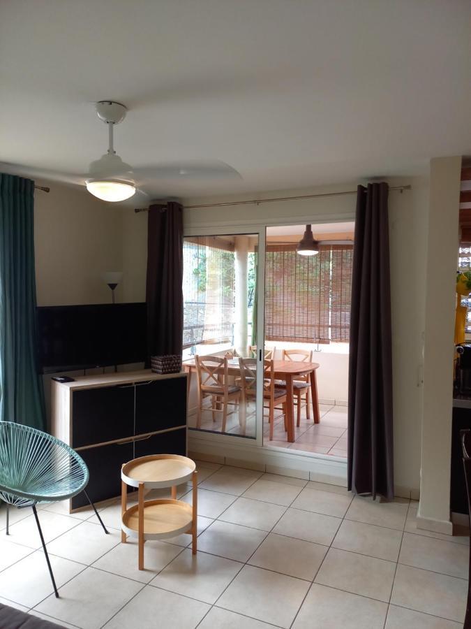 Bel Appartement Avec Terrasse Proche Des Plages Saint-Gilles-les-Bains Buitenkant foto